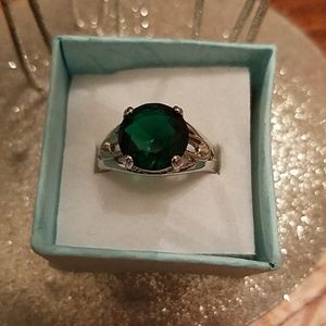 🌞Emerald costume jewelry🌞 3/$18